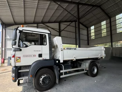 Un de nos camions de transport de matériaux