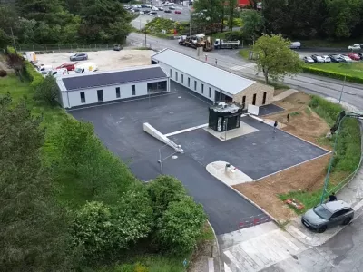 Mise en œuvre d’enrobés à chaud sur un parking neuf à Pradines (46)